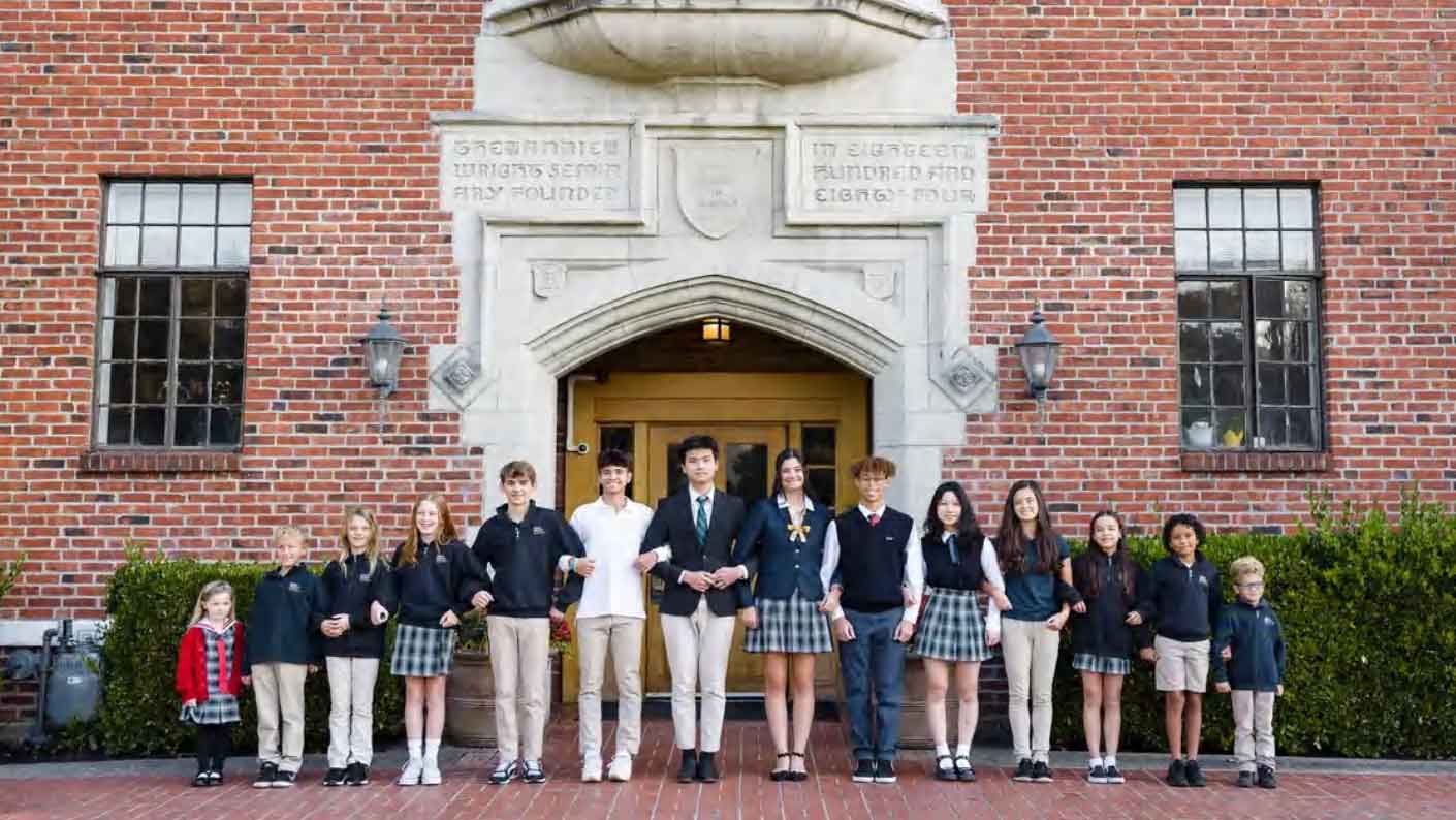 安妮怀特中学学校毕业走向