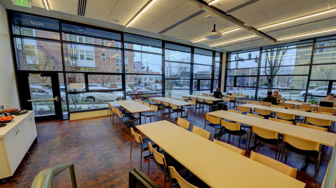 西北中学学校餐食