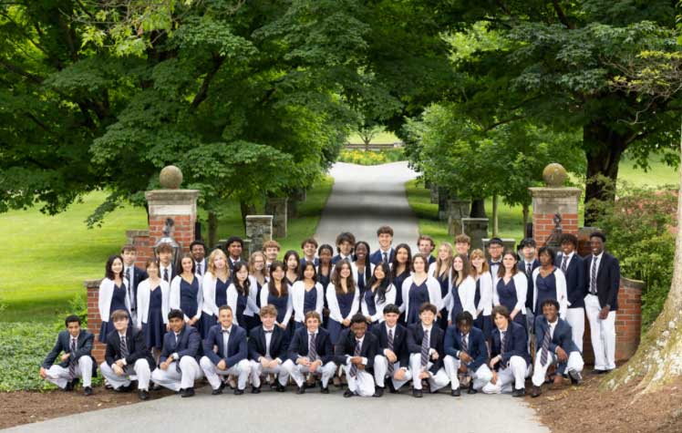 圣詹姆斯中学学校毕业走向